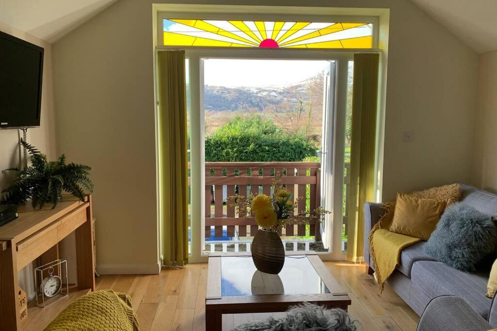 Semi Detached Cottage Snowdonia With Hot Tub Tal-y-Cafn Εξωτερικό φωτογραφία