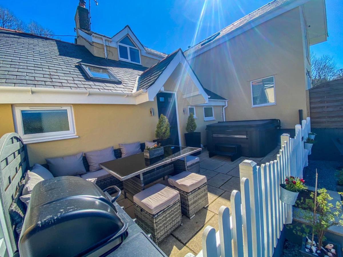 Semi Detached Cottage Snowdonia With Hot Tub Tal-y-Cafn Εξωτερικό φωτογραφία