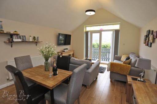 Semi Detached Cottage Snowdonia With Hot Tub Tal-y-Cafn Εξωτερικό φωτογραφία