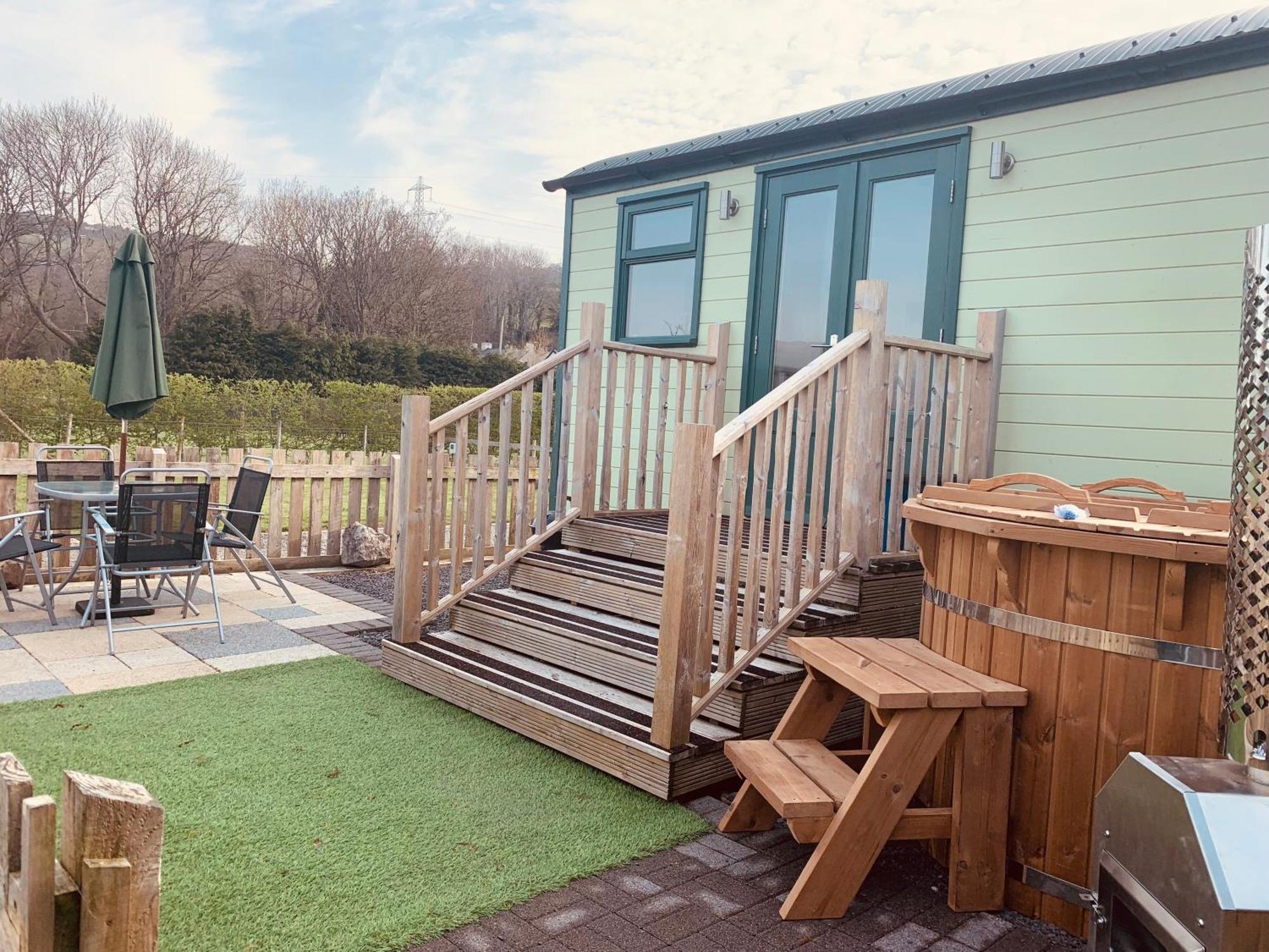 Semi Detached Cottage Snowdonia With Hot Tub Tal-y-Cafn Εξωτερικό φωτογραφία